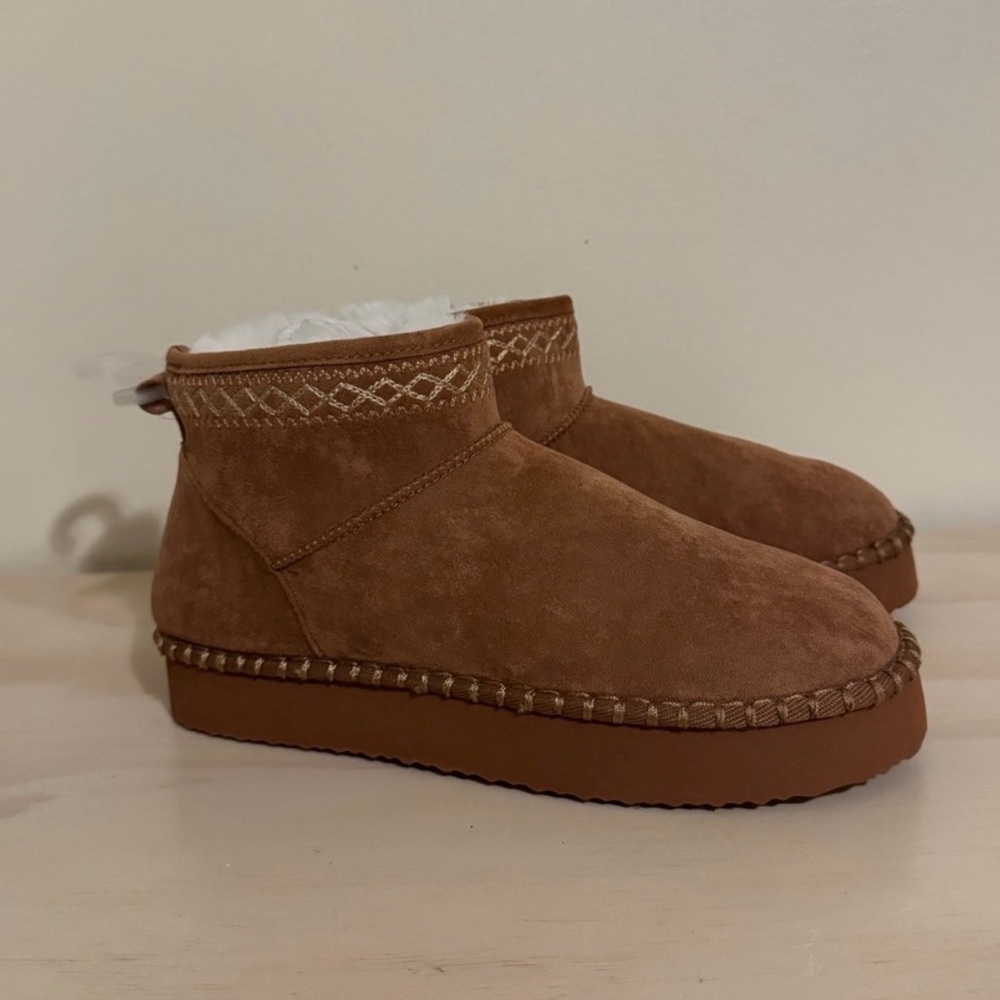 Aerie NWT Cozy embroided faux Ankle Boots in Chestnut Brown | Size 8